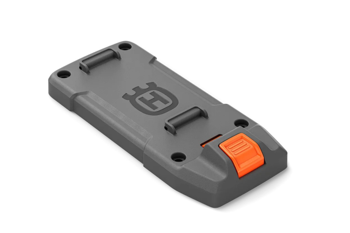 Husqvarna wall mounting plate for charger C500X & C750X in the group Brushcutter / Battery brushcutters / Batteries and chargers at Motorsågsbutiken (5464876-01)